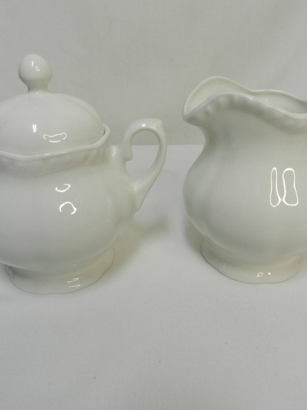 Johnson Brothers made in Staffordshire England white Creamer Sugar bowl & Plate - Picture 7 of 12
